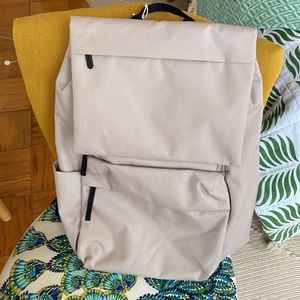 Everlane ReNew Transit Backpack - Warm Quartz. New with tags!
